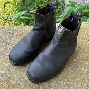 Blundstone Chelsea boots